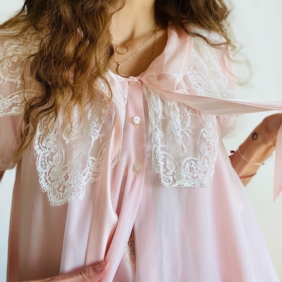 Vintage Bed Coat - Picture 4 of 8